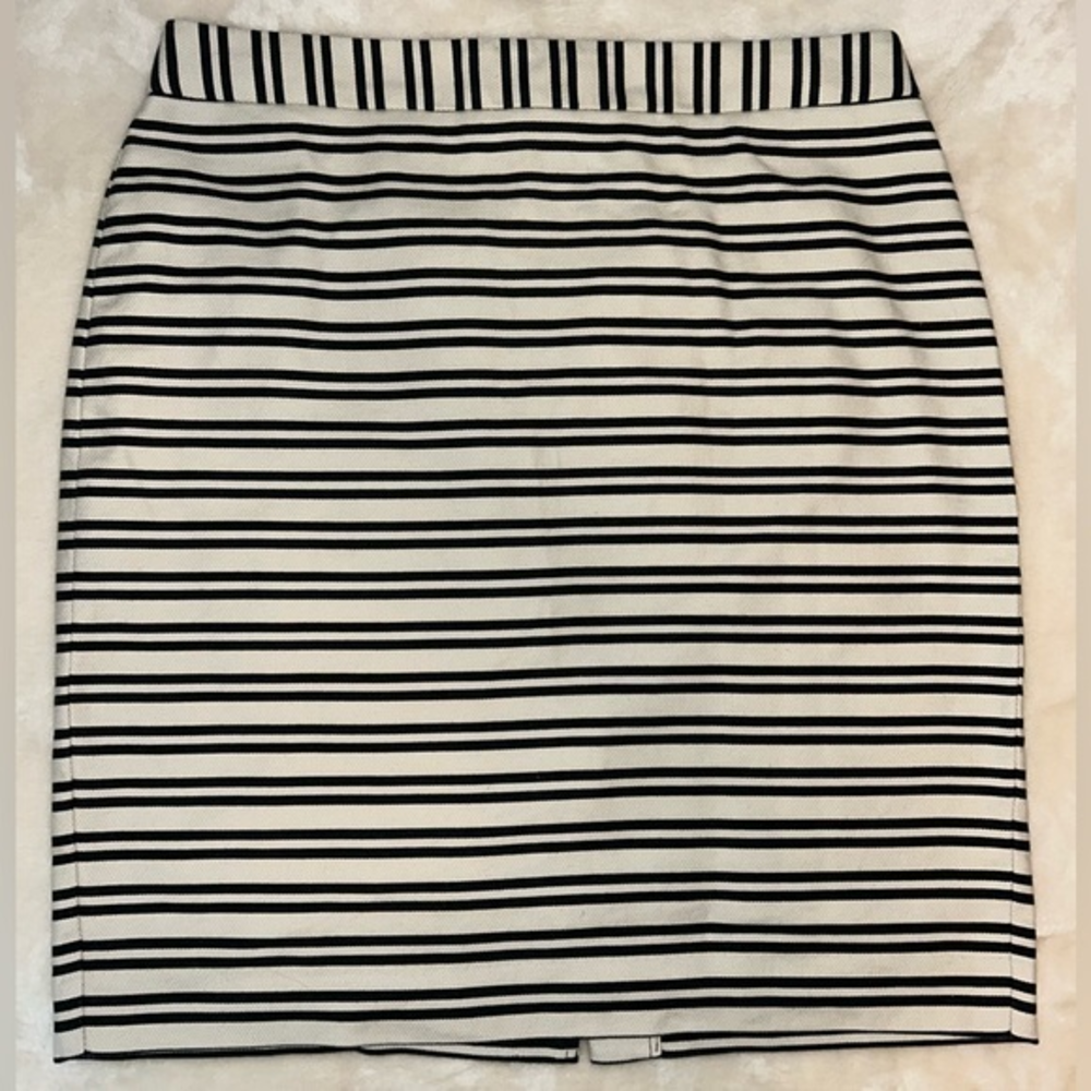 LOFT cream/black stripe pencil skirt‎ - sz 6
